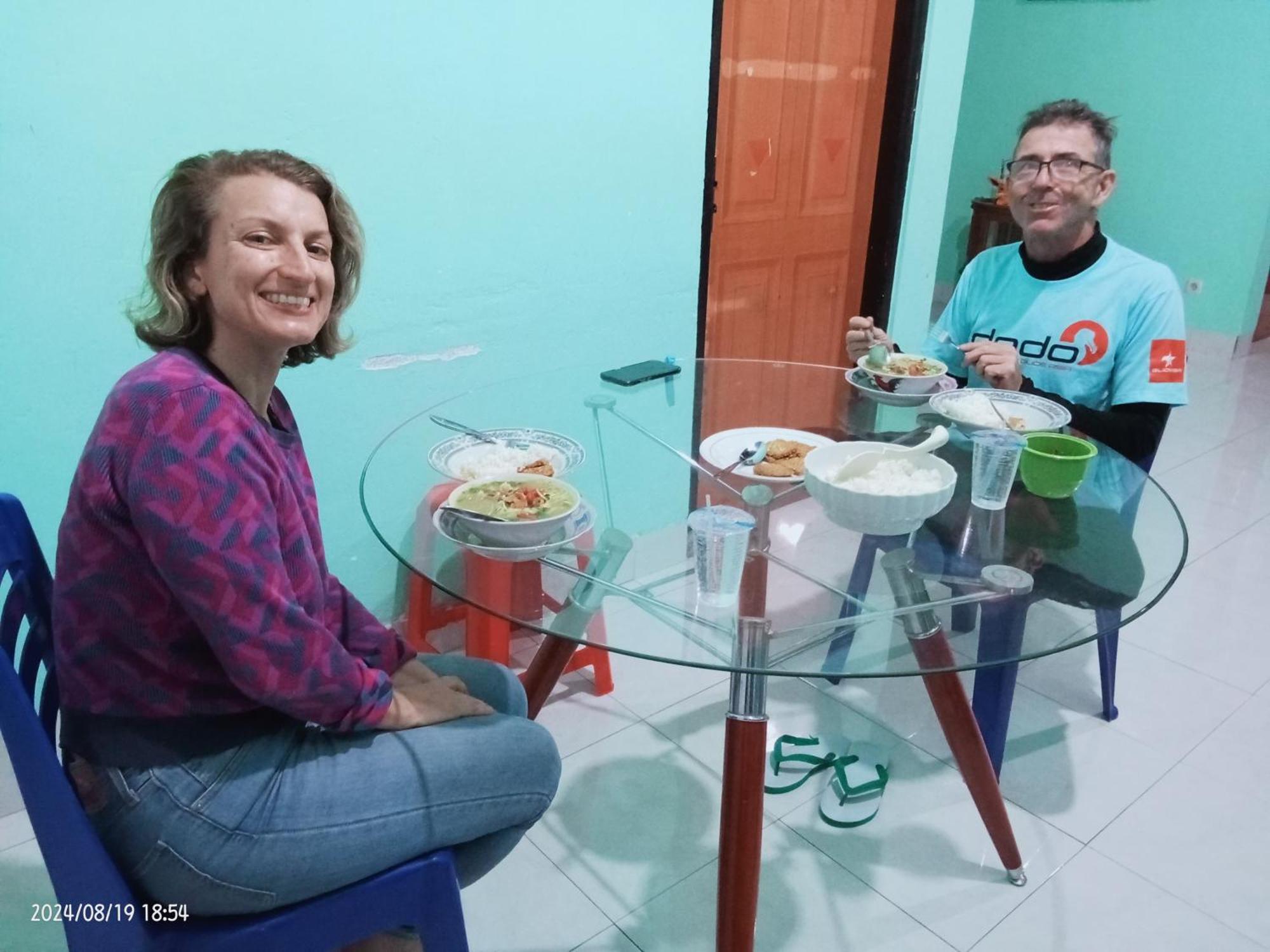 Petra Homestay Bangka Leda Ruteng Eksteriør billede