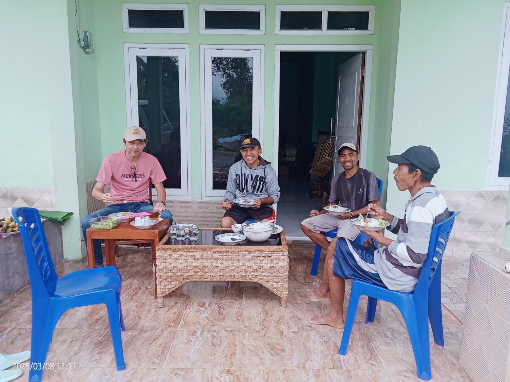 Petra Homestay Bangka Leda Ruteng Eksteriør billede