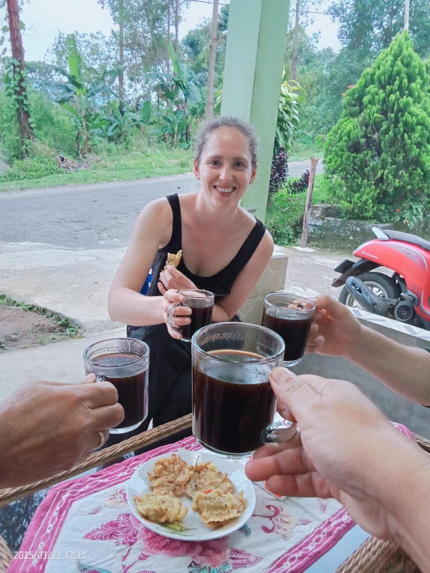 Petra Homestay Bangka Leda Ruteng Eksteriør billede